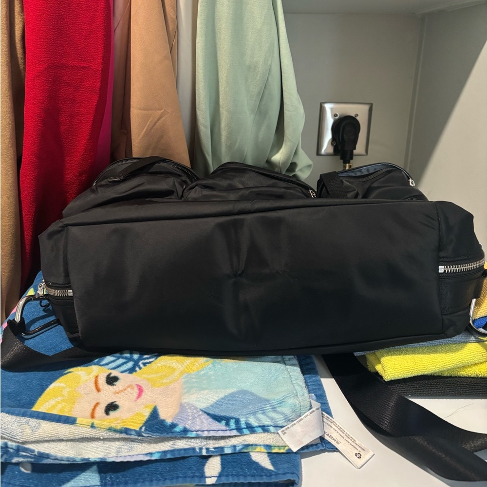 Lululemon Athletica Black Travel Duffel Bag - Picture 3 of 11